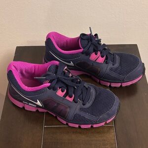 Nike Women's fusion sneakers